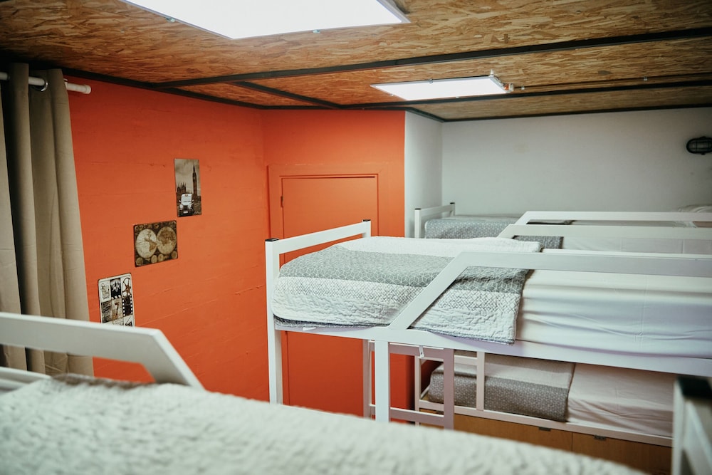 LOFT HOSTAL Group 48