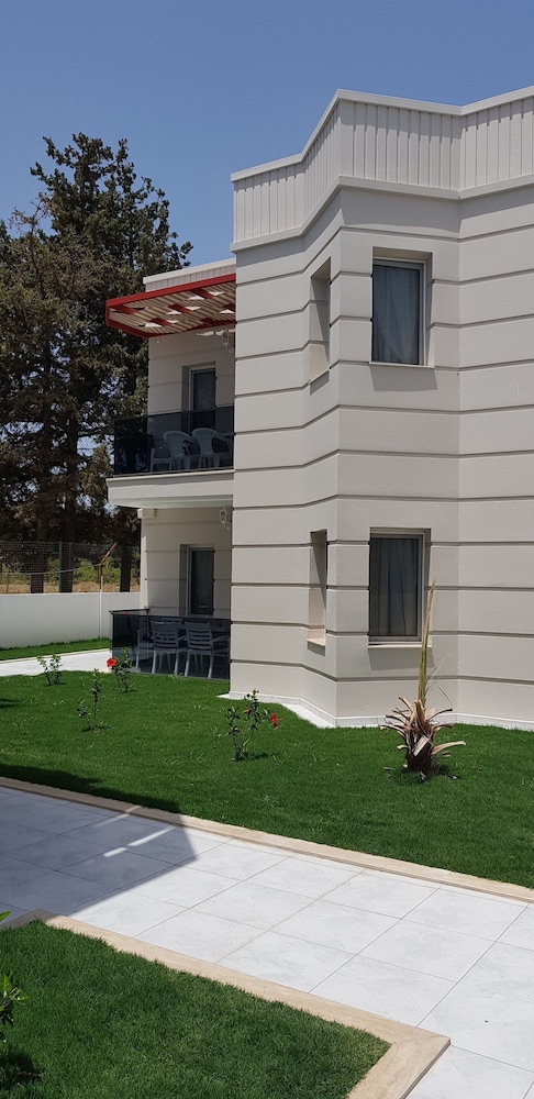Tasev Apart Hotel