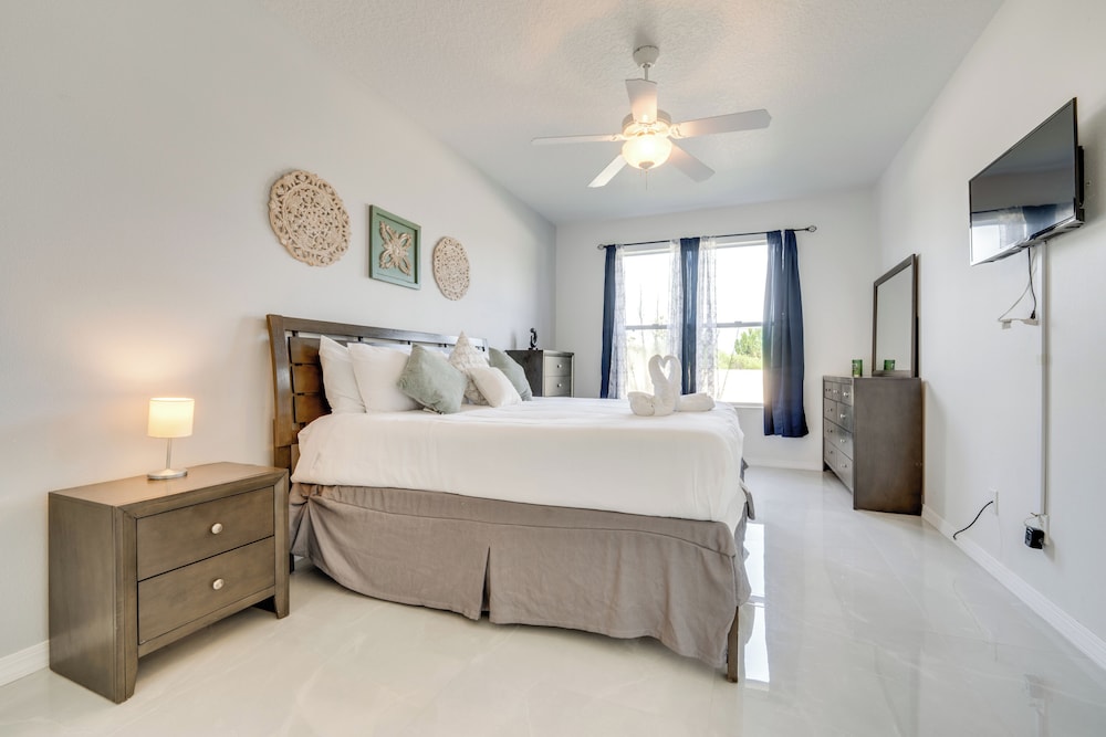 Kissimmee Resort-style Home: Close to Shops & Eats