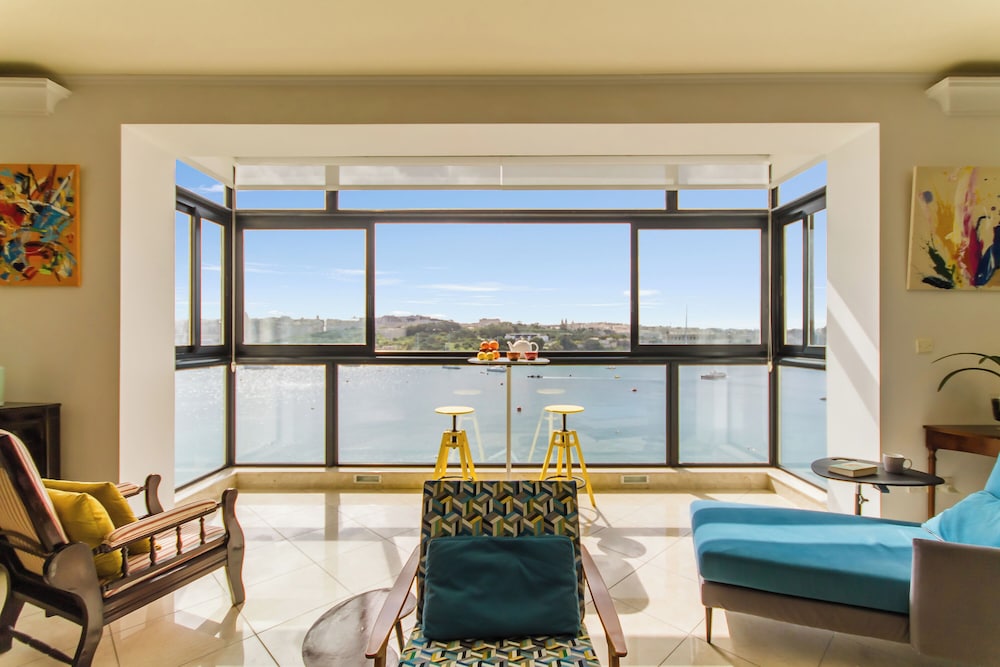 A Magnificent Sunny Seafront Apart Sliema