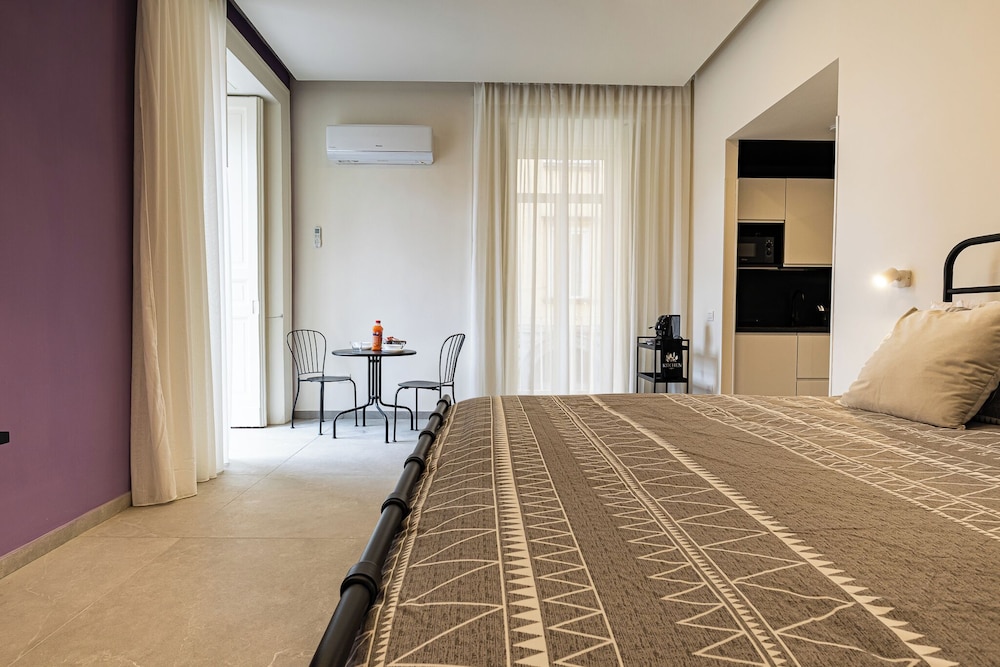 Alyde Apartments
