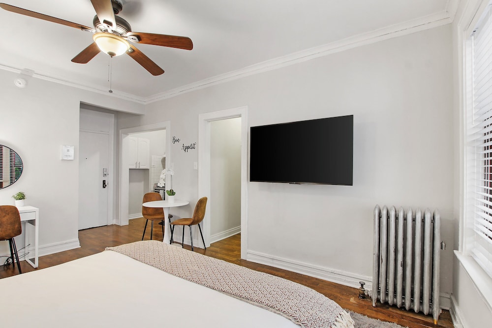 Studio Apt - Dorchester 203