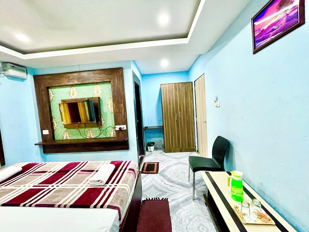 Hotel President Inn -near Temple & Beach