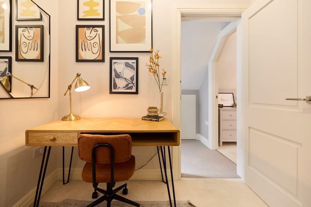 The Regent s Park Scenery - Spacious 3bdr House w Garden and Study Room