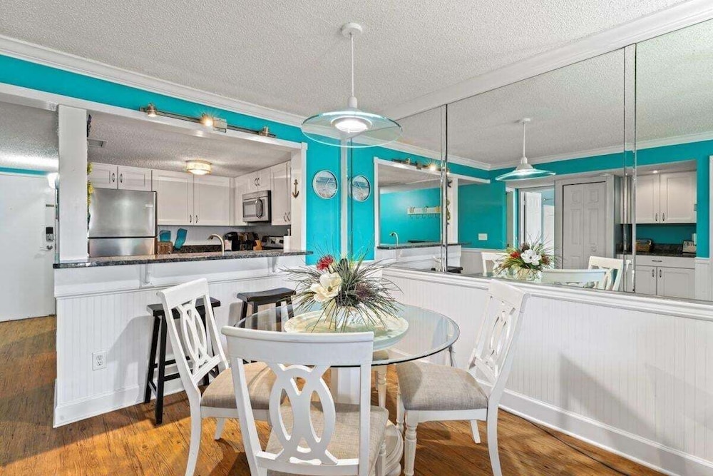 Aqua Vista Retreat 2 Bedroom Condo