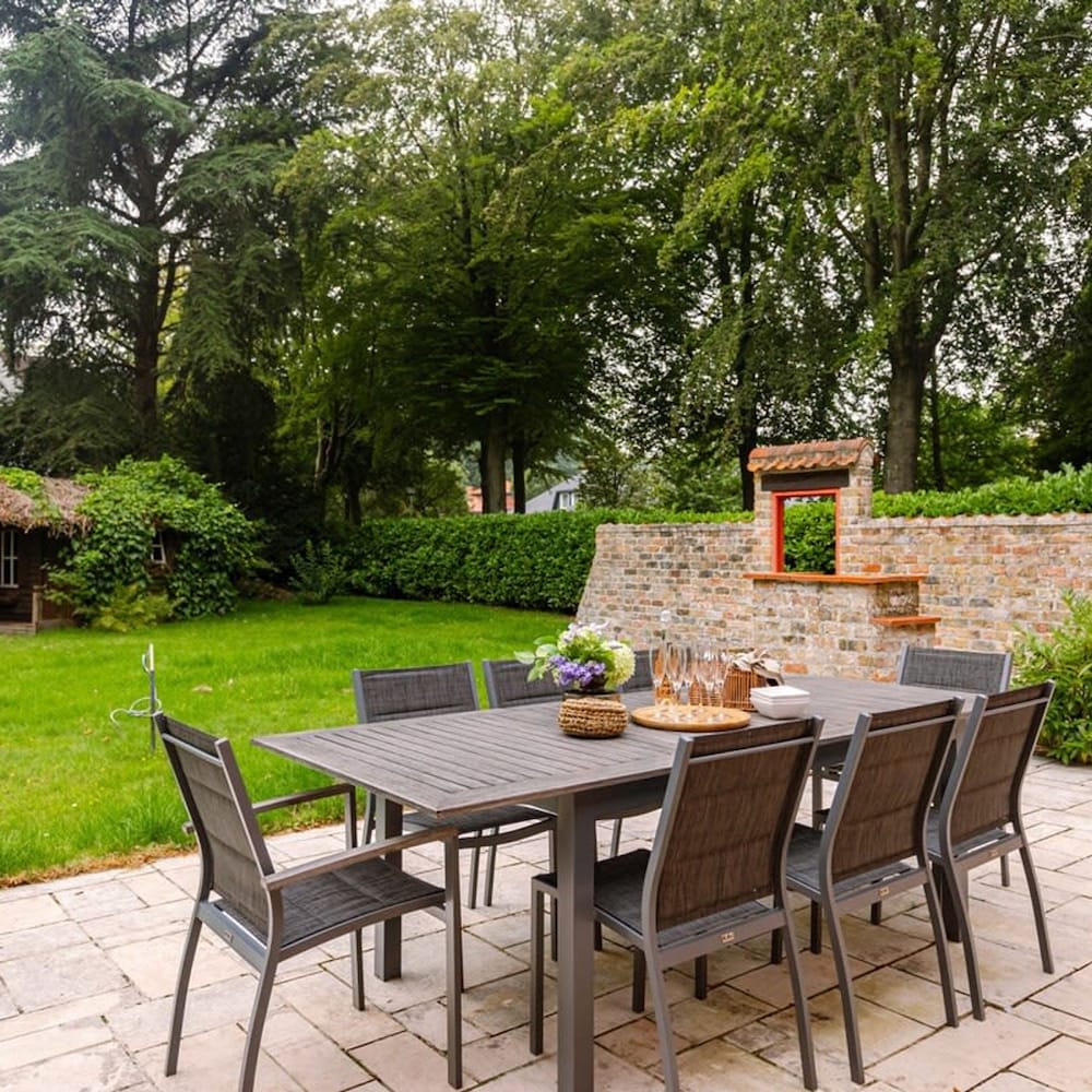 Authentic Villa Amore Located Near Bruges