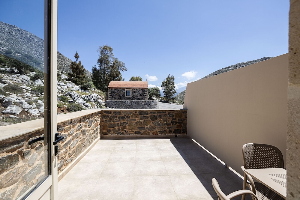 Villa Pasiphae - With Private Heated Pool