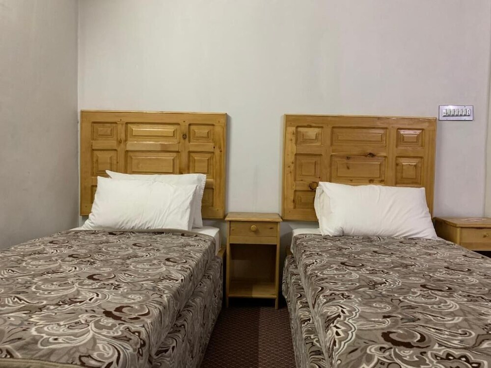 Naveed Tourist Inn