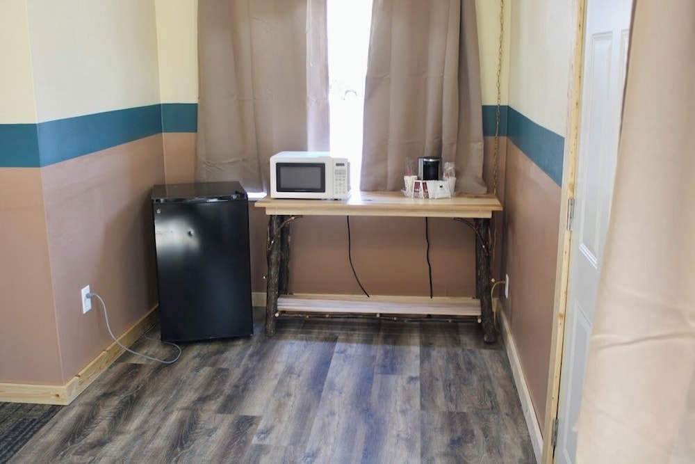 Lockview Motel