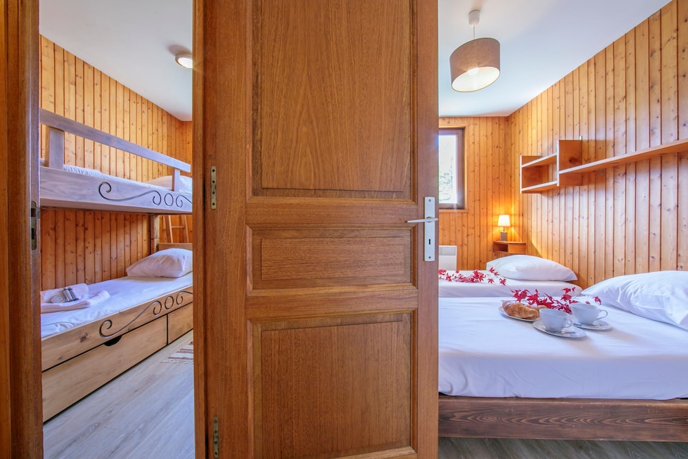 Chalet Charpoua in Le Tour Argenti re