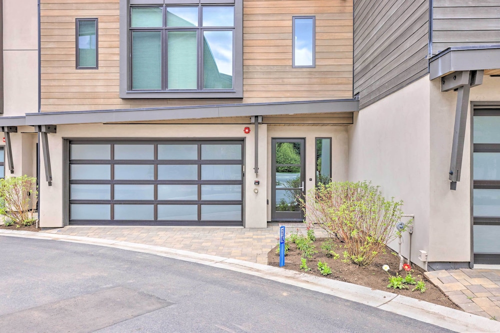 Luxurious Home, Walk to Beaver Creek Gondola! view 3
