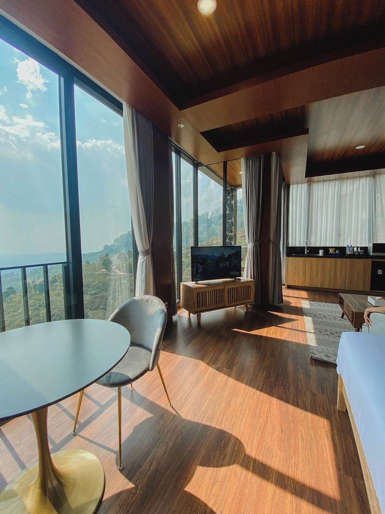 Damar Langit Resort