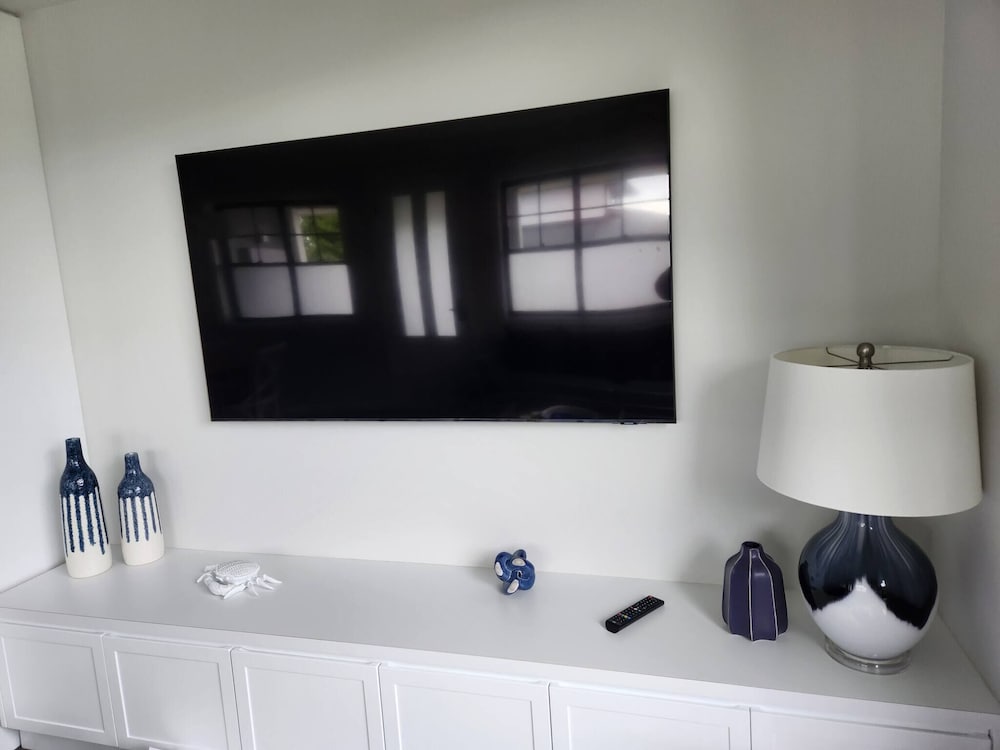 Couples' Haven - 2 Bedrooms