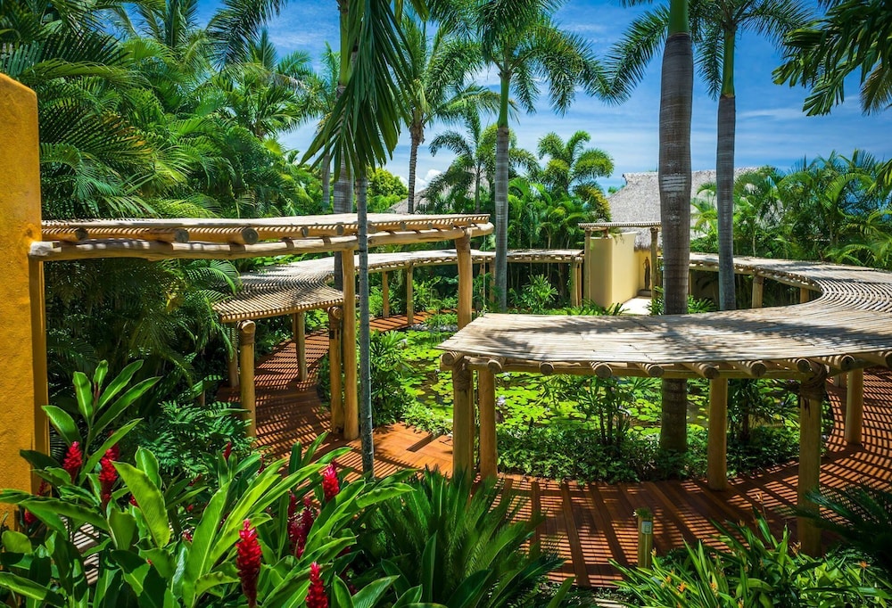 Casa Caleta - Property Image 2