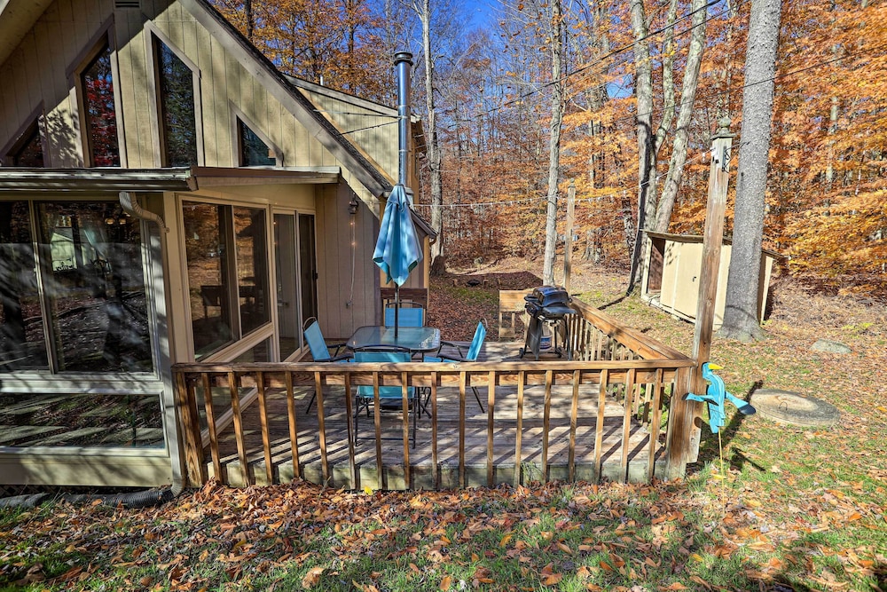 1 Mi to Arrowhead Lake: Pocono Home w/ Fire Pit