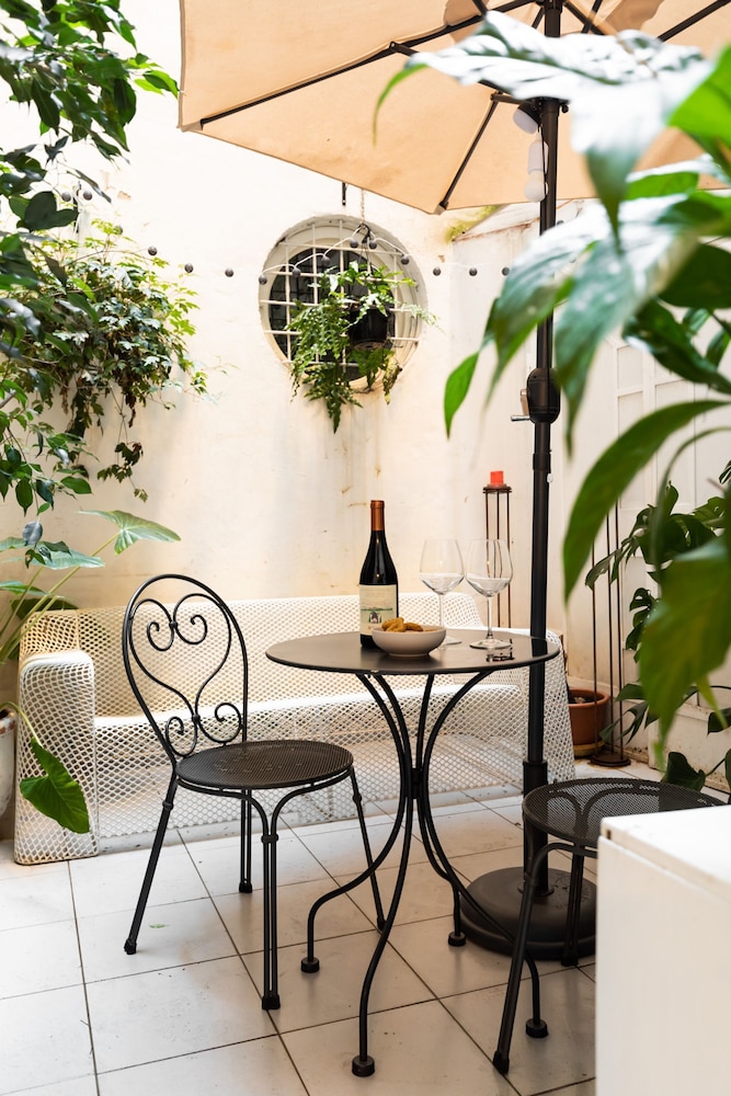 Chic and Style in Historical Via Giulia