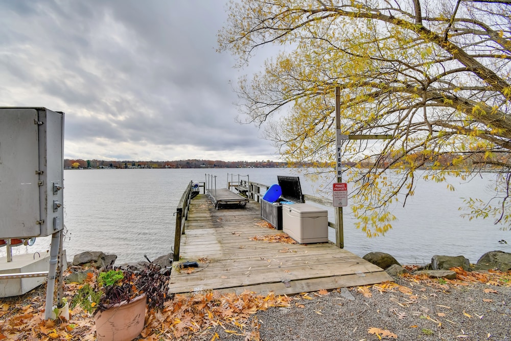 Bayfront Cabin w/ Docks & Access to Lake Ontario!