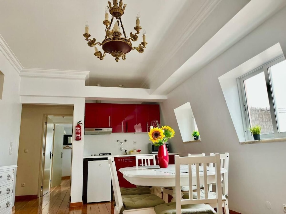 Charming 2 Bedroom Apartment in City Centre Lisboa