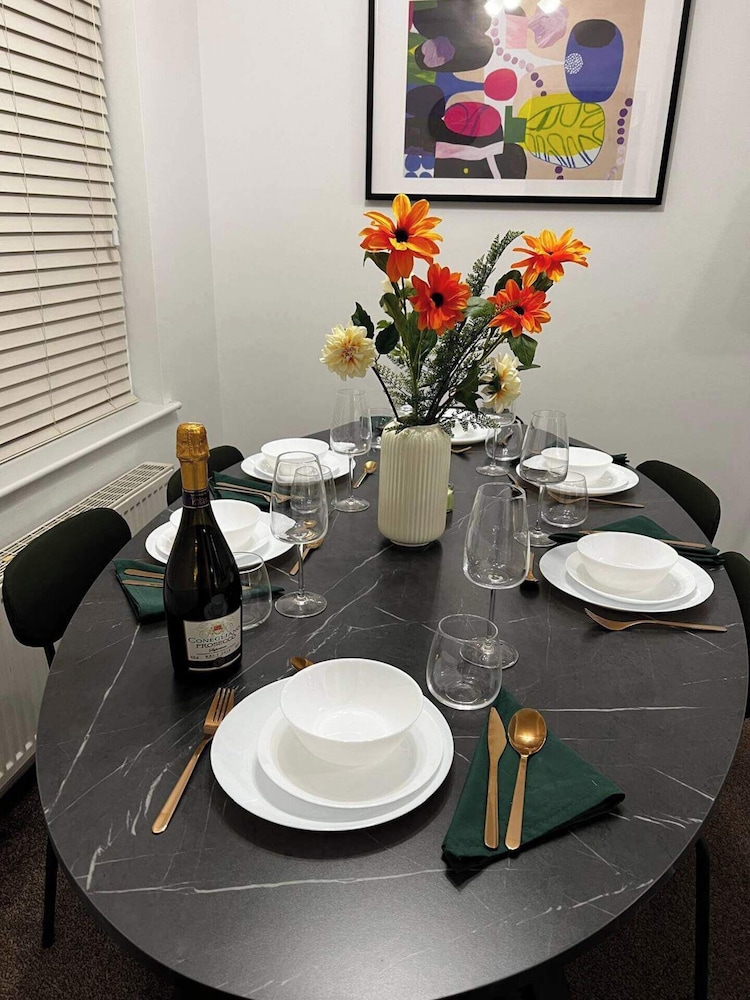 A Vibrant 3-bedroom House With Ample Parking