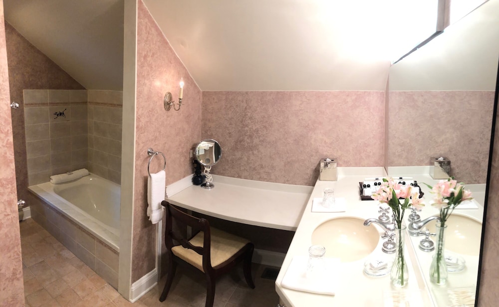 Wilmington Vacations - The Inn at Montchanin Village, a Historic Hotel of America - Property Image 15