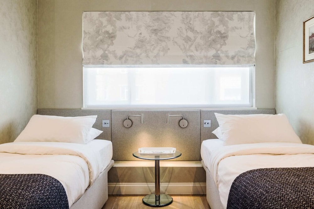 Beautiful 2 Bed 2 Bath Flat in South Kensington
