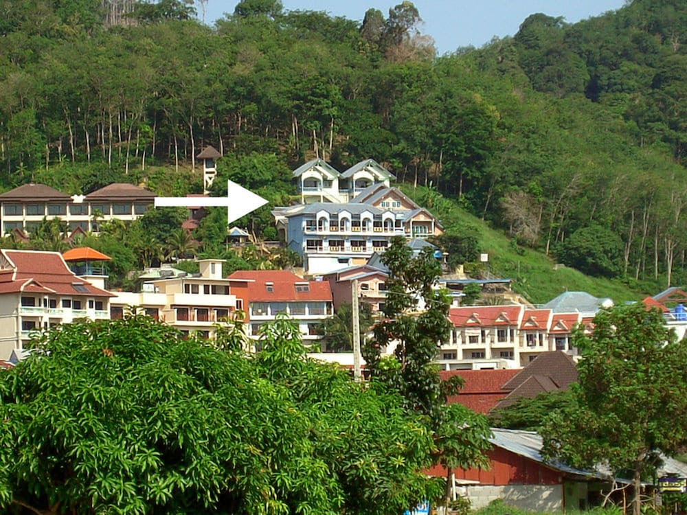 OYO 851 On Hill Residence Patong