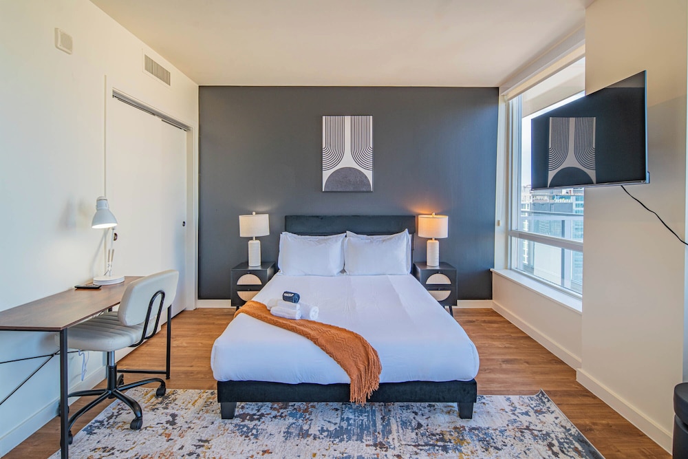 ROVE LIVING/KL - 44 Monroe
