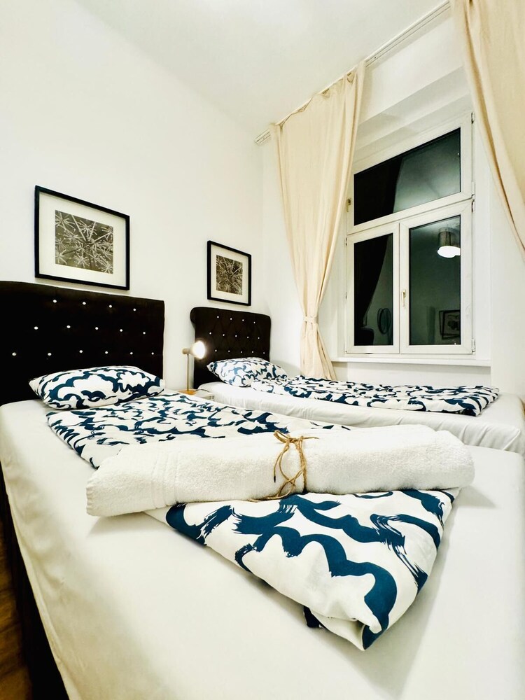 5BR Apt For 10 Walk to Kaufpark Alterlaa