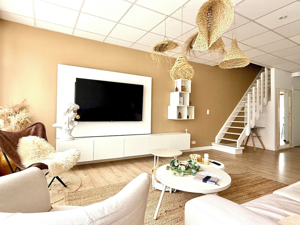 Spacious duplex in the center