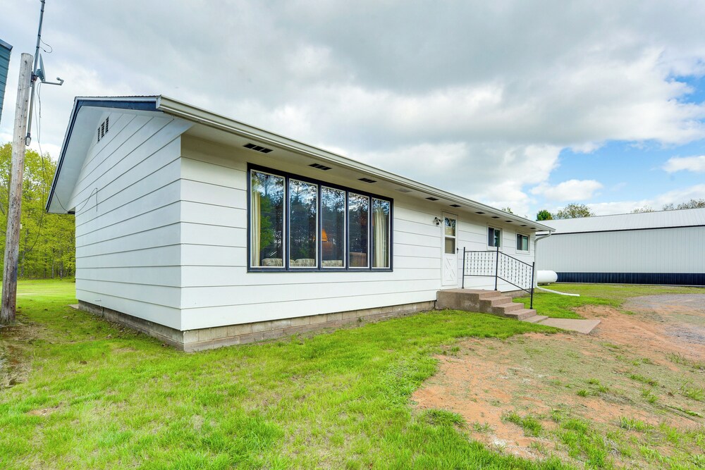 Fisher's Retreat: Hayward Home, Near ATV Trails!