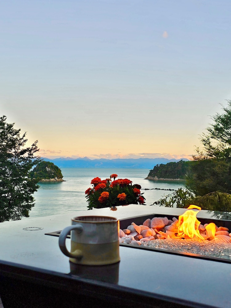 Exclusive Suite - Ocean Views & Beach