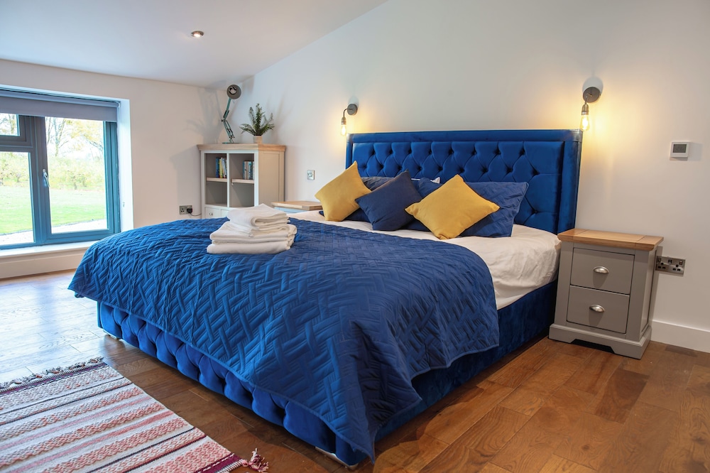 Beautiful Barn Conversion-Escape for 12
