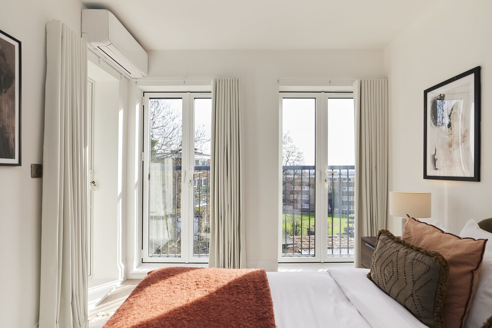 Wembley Vacations - The Wembley Park Retreat - Modern 2bdr Flat With Balcony - Property Image 21