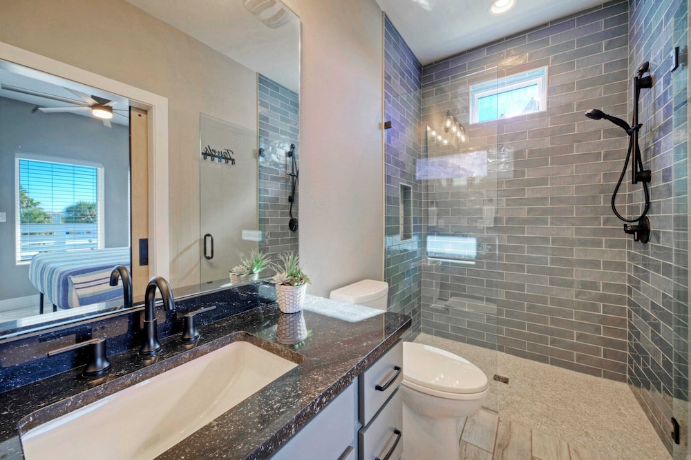 Private Pool+hot Tub, Near the Beach, Gulf Glimpse Marlin Cove by Avantstay