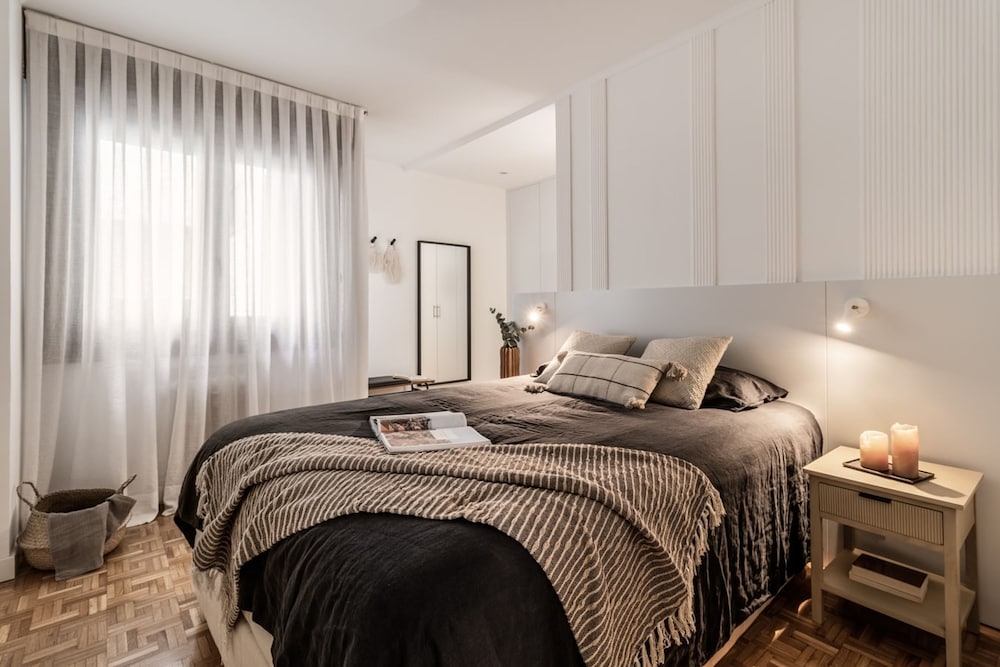 Movida - 2 Bedroom and Pool in Chamber