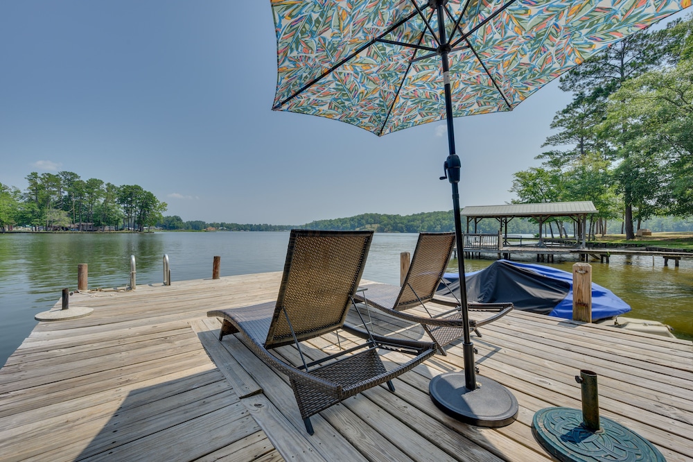 Milledgeville Vacations - Lake Sinclair 'crooked Creek Cottage' w/ Fire Pit! - Property Image 1