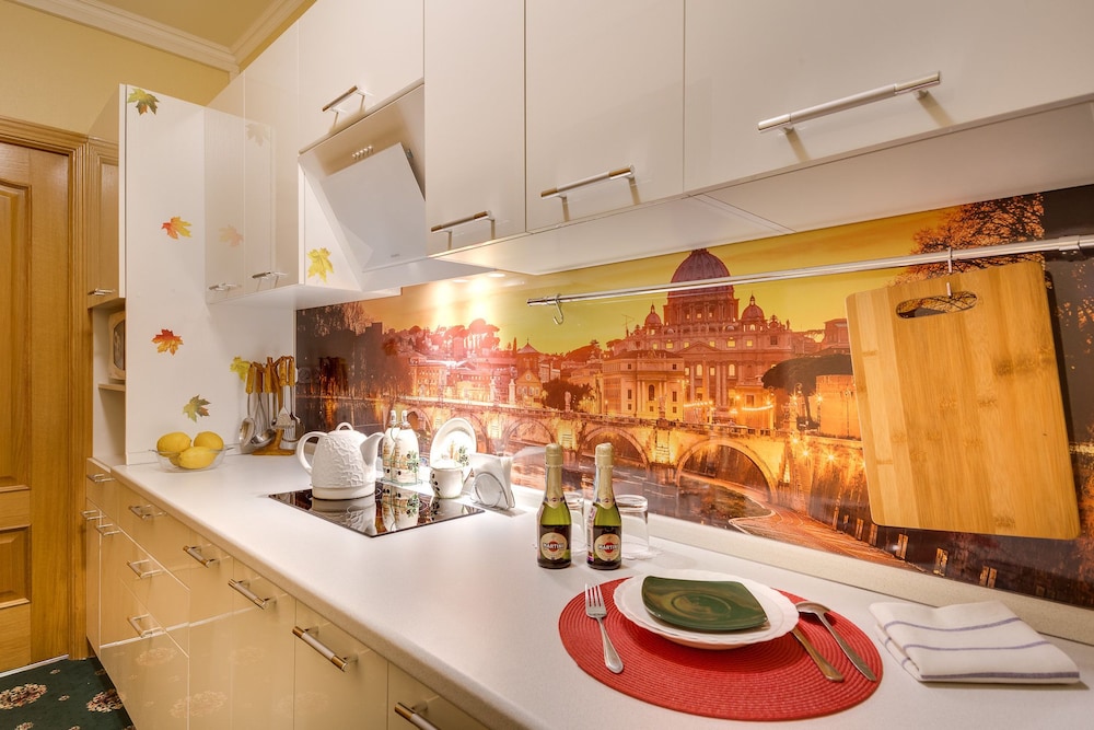 #513 OREKHOVO APARTMENTS with shared bathroom