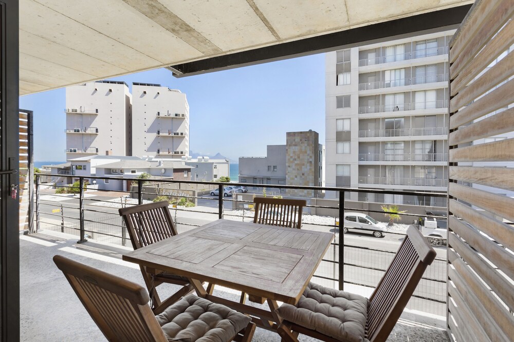 Manhattan On Coral - One bedroom 6 view 3