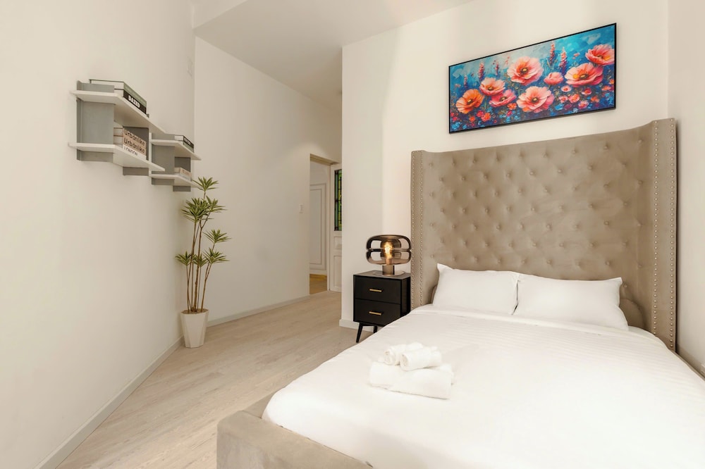 Lux white villa 9 Bedrooms
