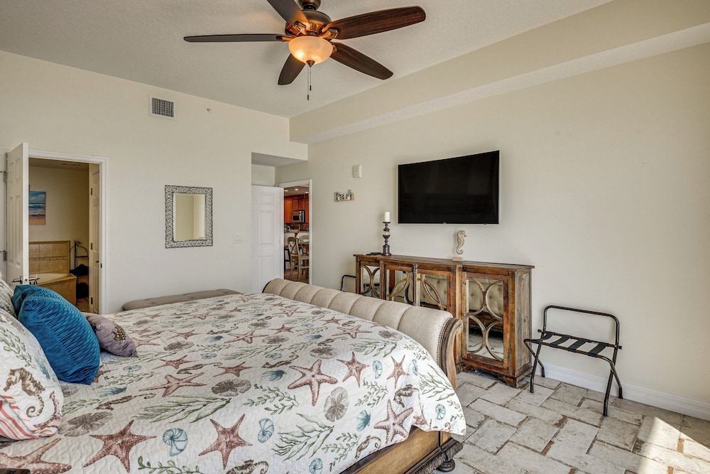 Direct Beach Access: NSB Condo w/ Community Perks