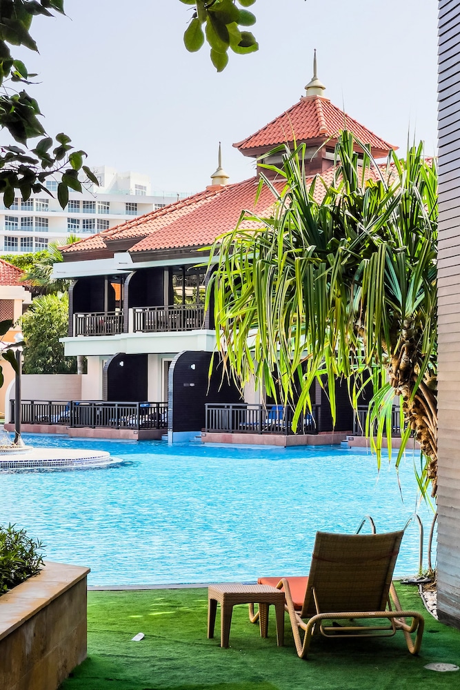 Exotic Apartments at Royal Amwaj