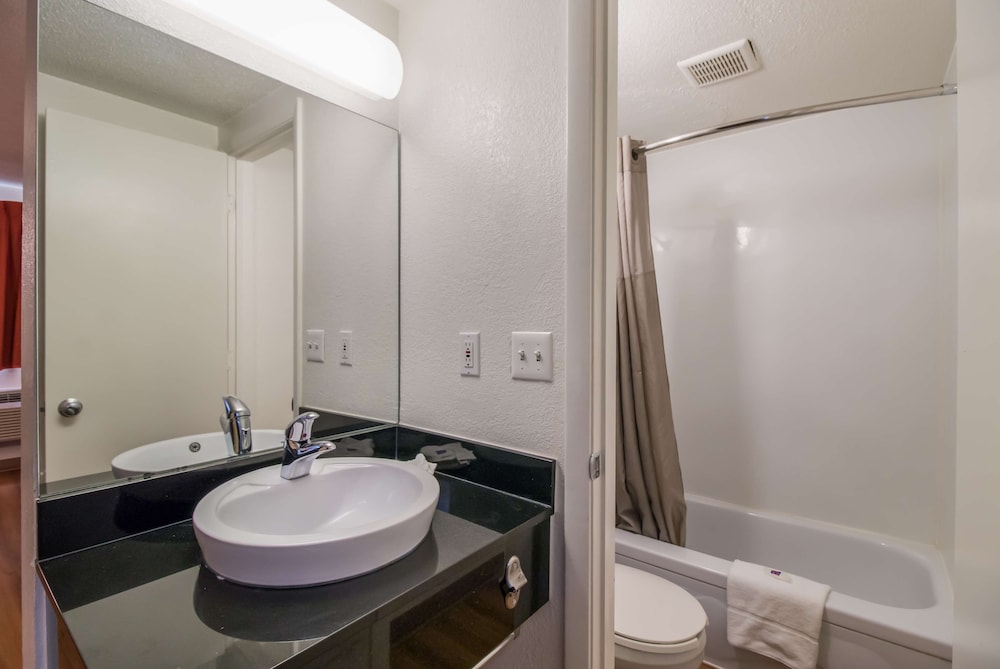 Park Inn by Radisson, Fargo West Acres