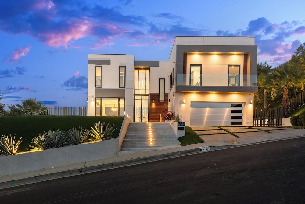 Gayle Villa