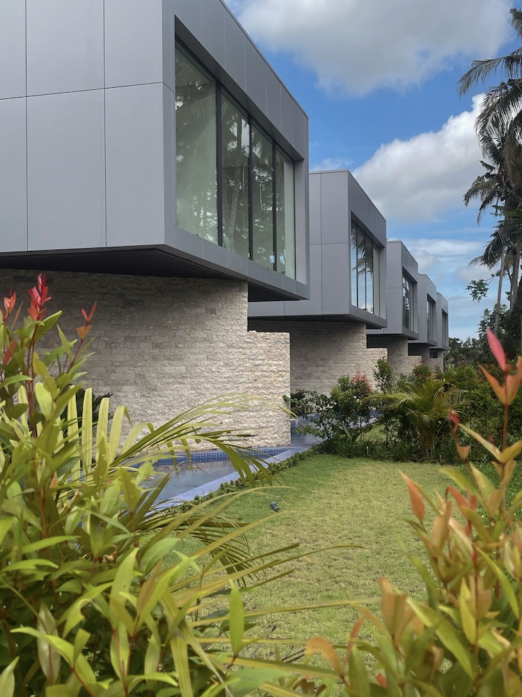 Hidden City Ubud - Modern Villas & Townhouses with Private Pools, Nature Views and Wellness Access