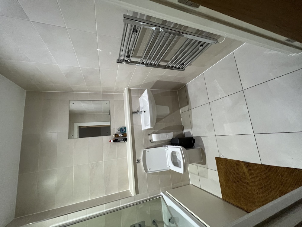 1 Bed Apartment Sleeps 2 With Wi-fi view 5