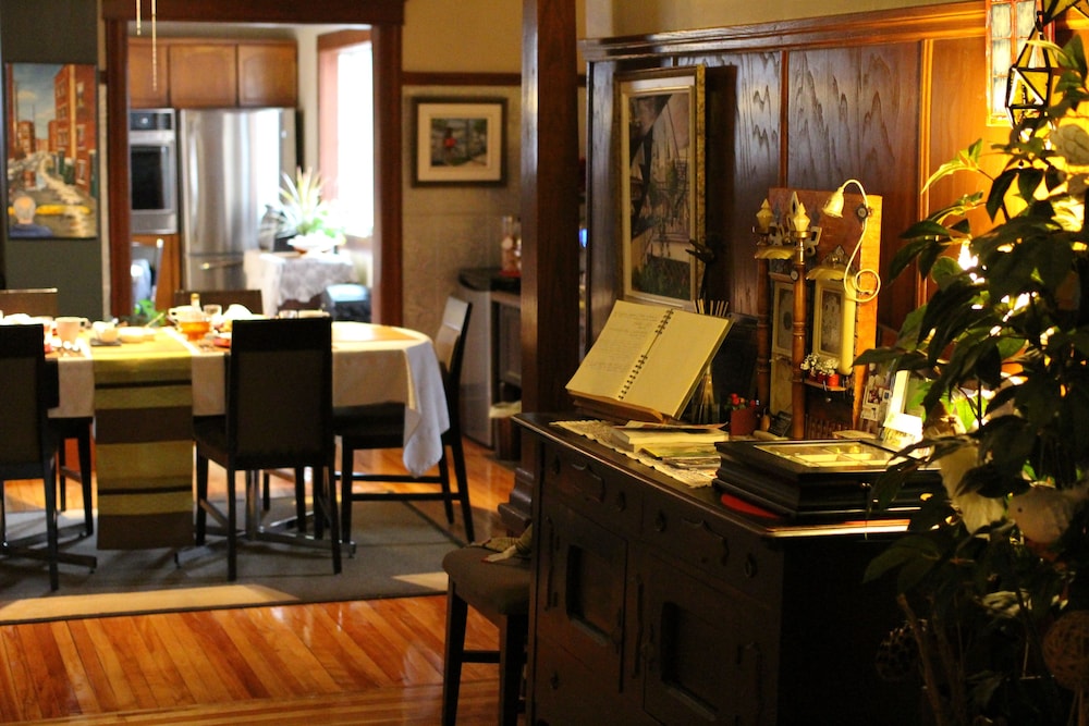 La Petite Bourgeoise - Image 2