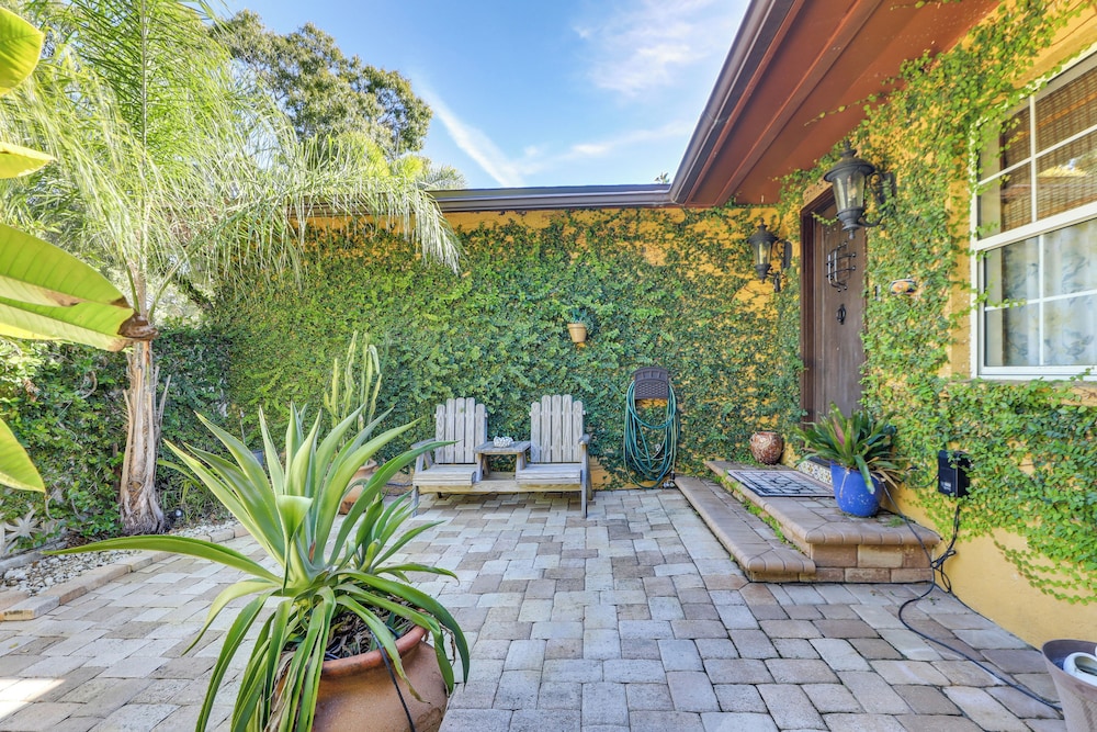 Sarasota Getaway w/ Private Pool & Backyard Oasis!