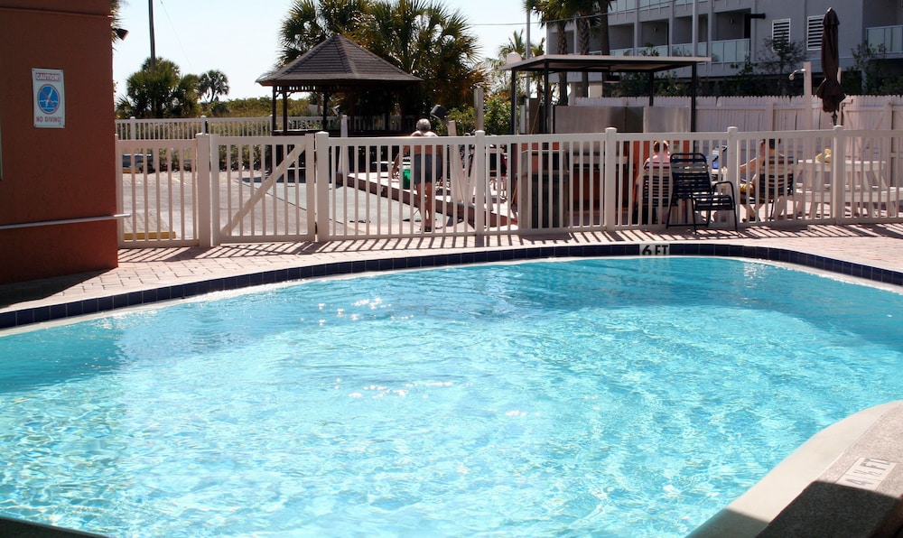 Voyager Beach Club
