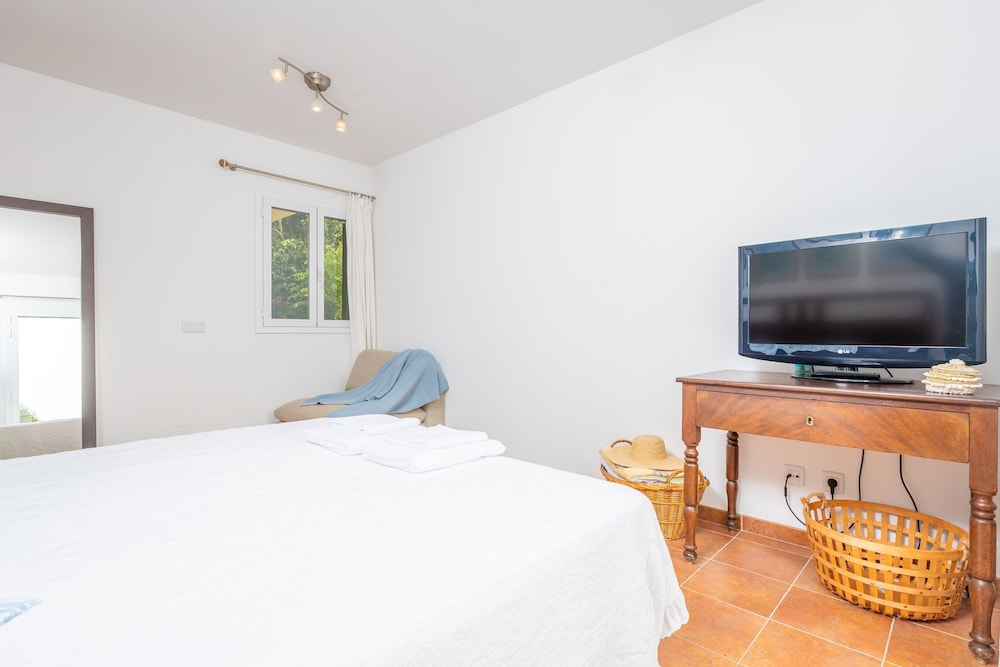 Xilvar in Mallorca With 3 Bedrooms and 2 Bathrooms