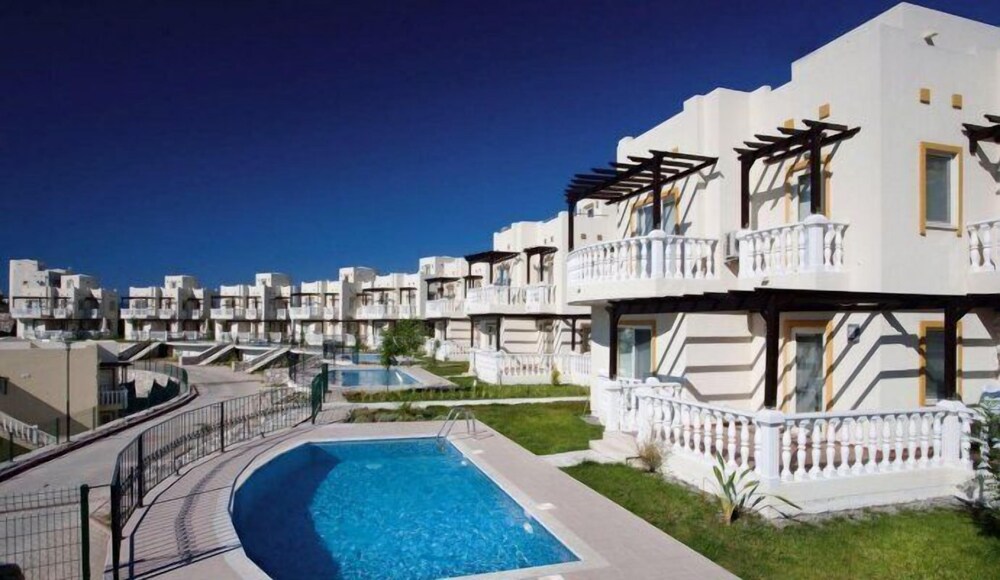 Turquoise Residence 3 Bedrooms with Pool